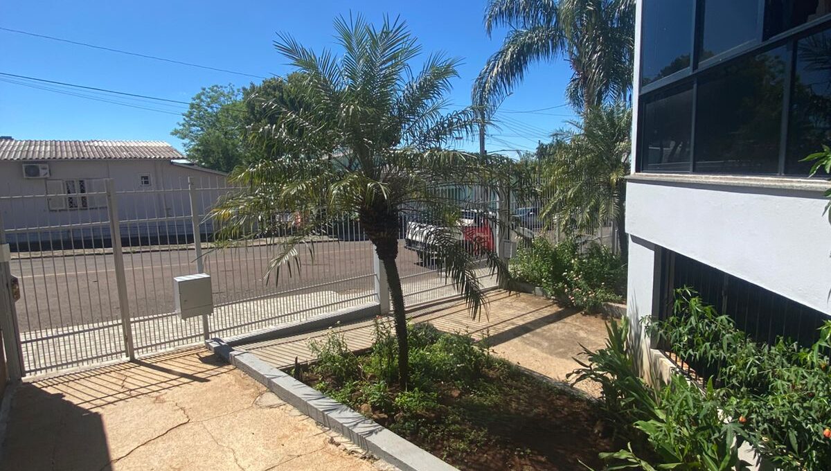 WhatsApp Image 2025-10-16 at 17.42.06 (1)